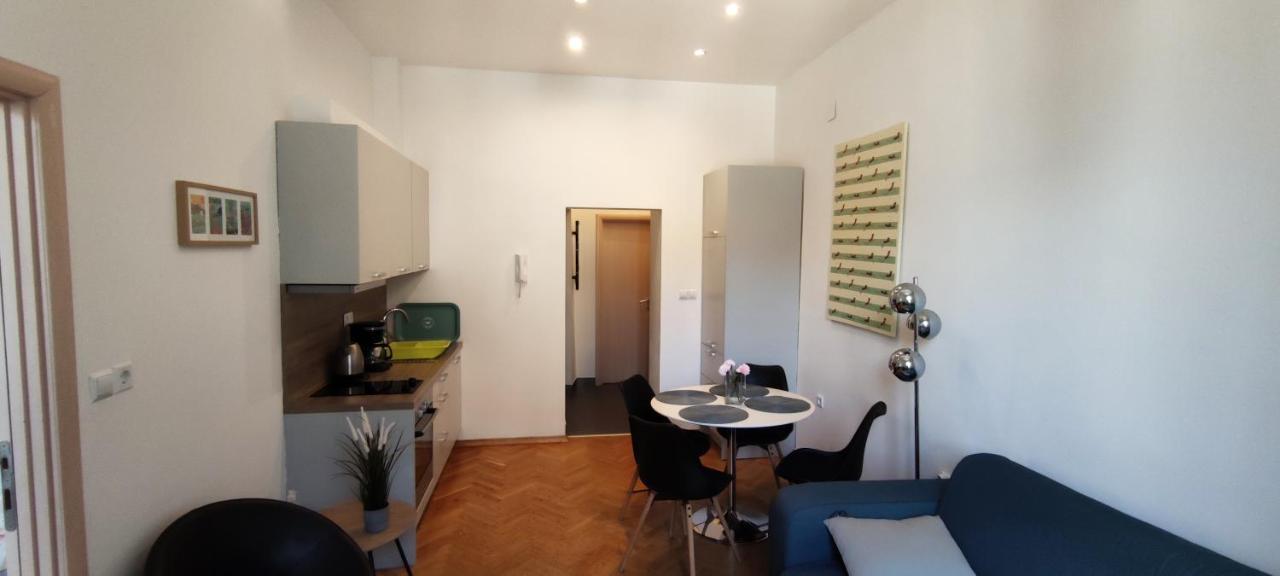 Apartment Milani With Private Garage Opatija Eksteriør billede