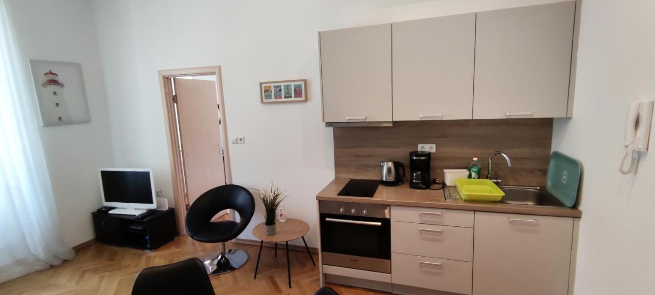 Apartment Milani With Private Garage Opatija Eksteriør billede